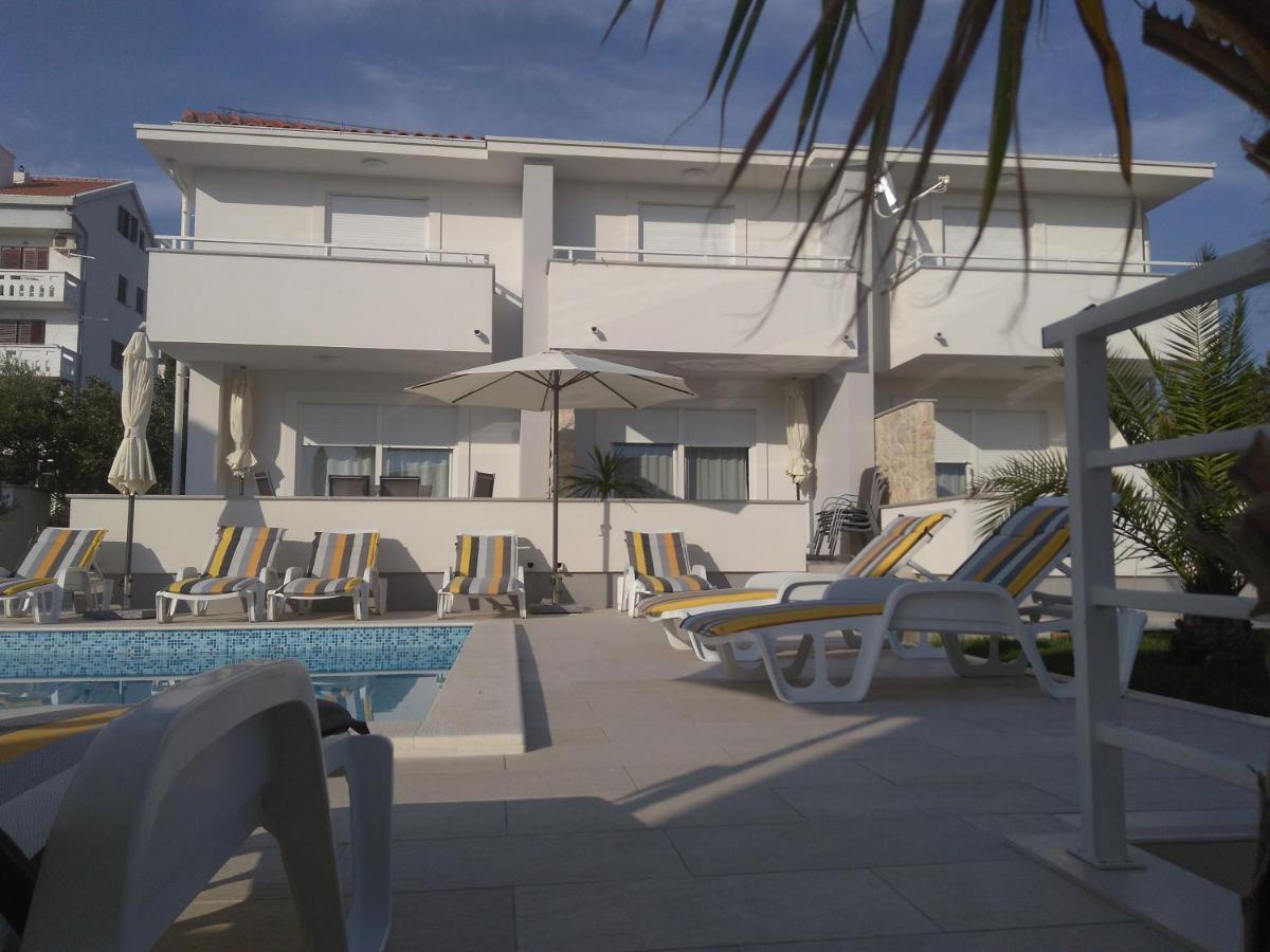 Luxury Apartments Cuba 1 Novalja Eksteriør billede