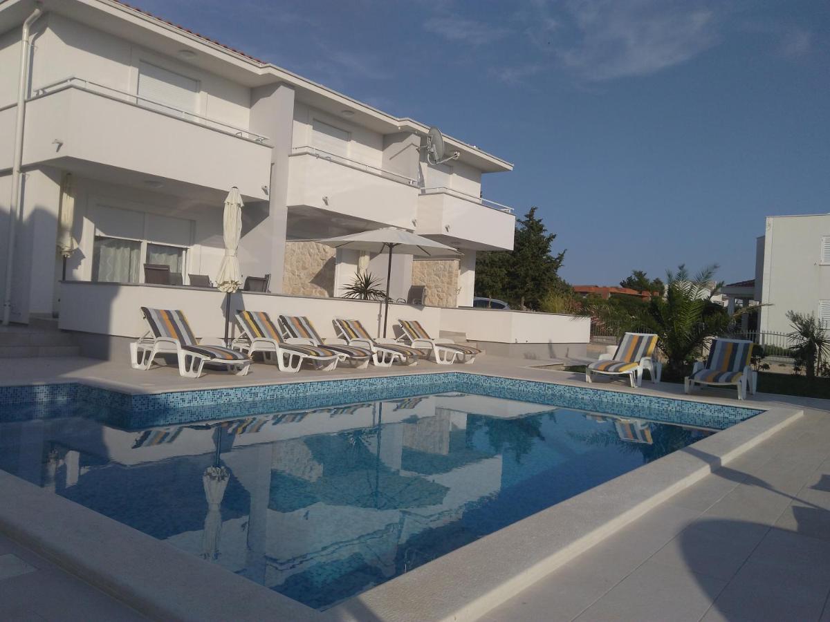 Luxury Apartments Cuba 1 Novalja Eksteriør billede