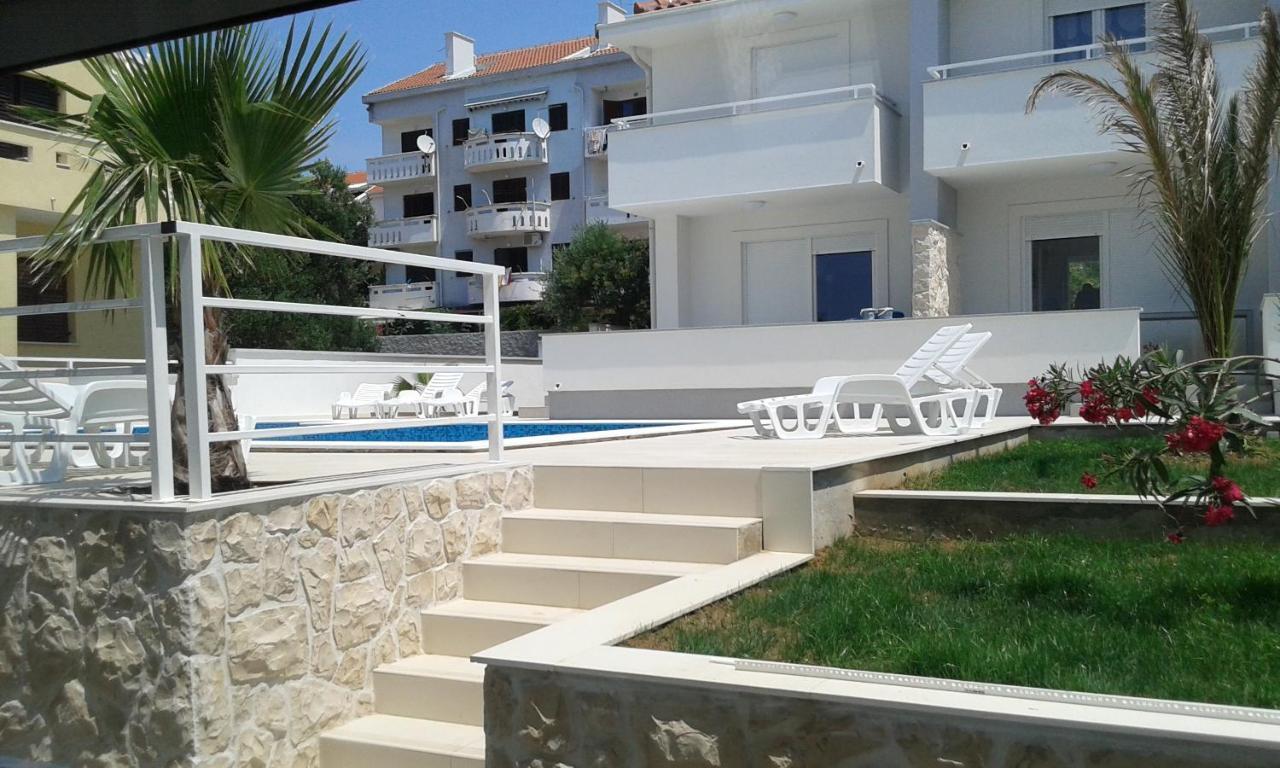 Luxury Apartments Cuba 1 Novalja Eksteriør billede