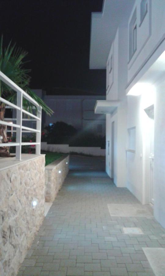 Luxury Apartments Cuba 1 Novalja Eksteriør billede