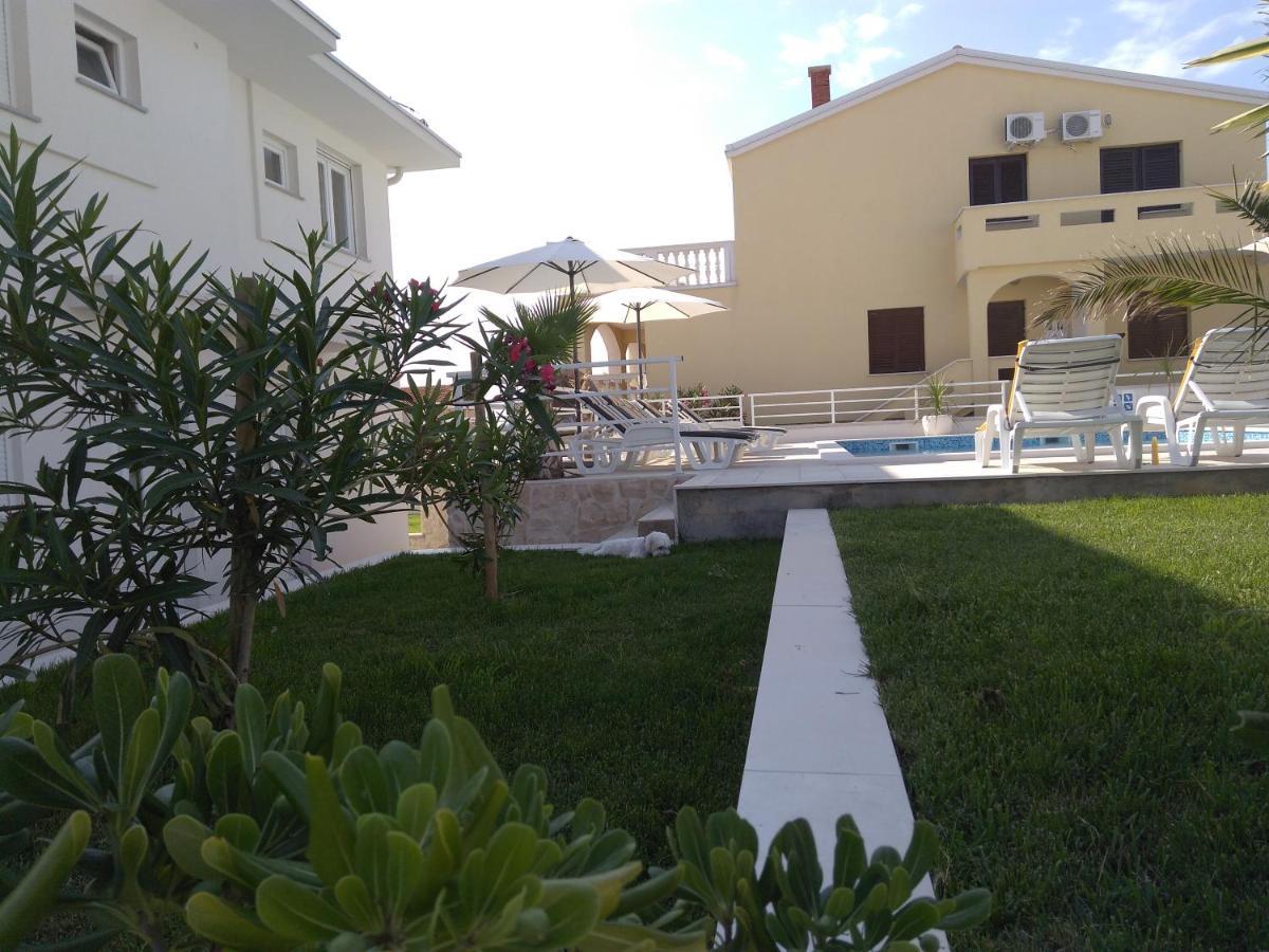 Luxury Apartments Cuba 1 Novalja Eksteriør billede
